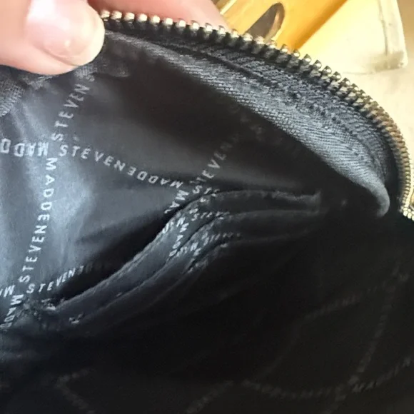 Unisex Crossbody clutch - Picture 5 of 7